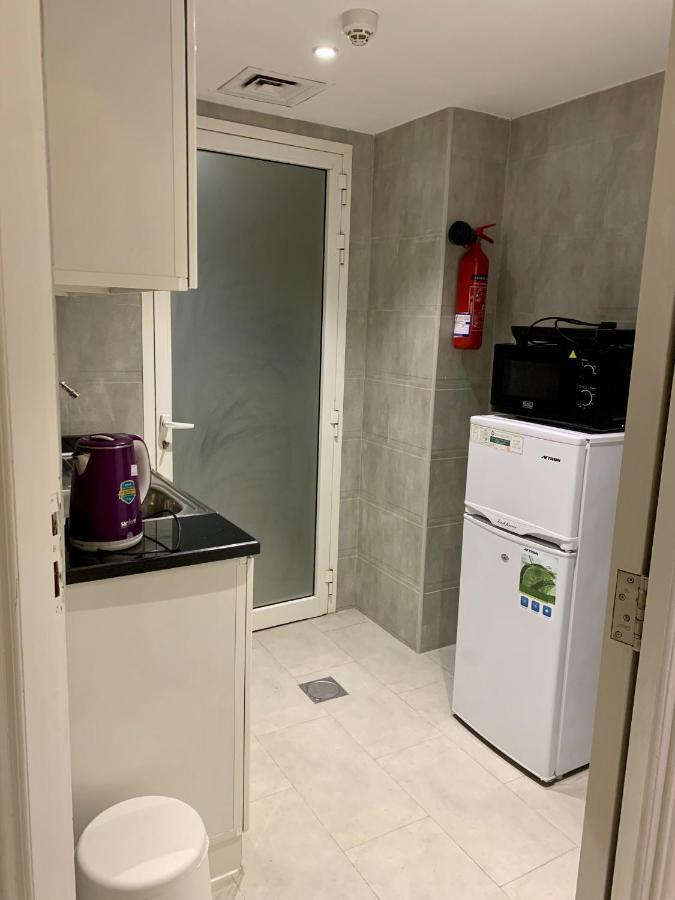 Al Rawdha Hotel Apartments Шарджа Екстер'єр фото